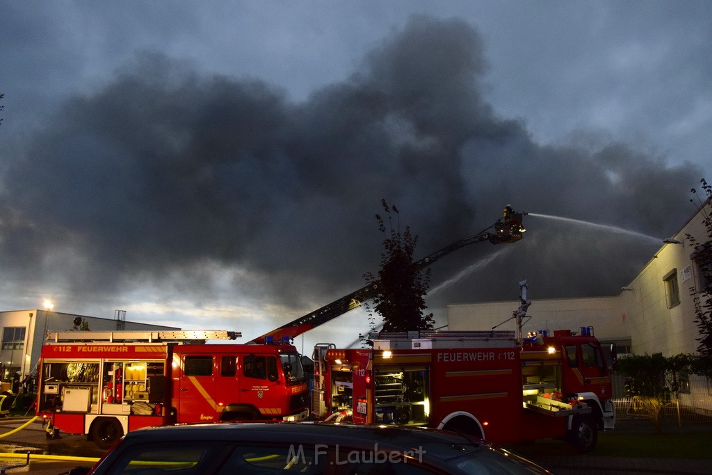 Grossbrand Halle Troisdorf Kriegsdorf Junkersring P369.JPG - Miklos Laubert
